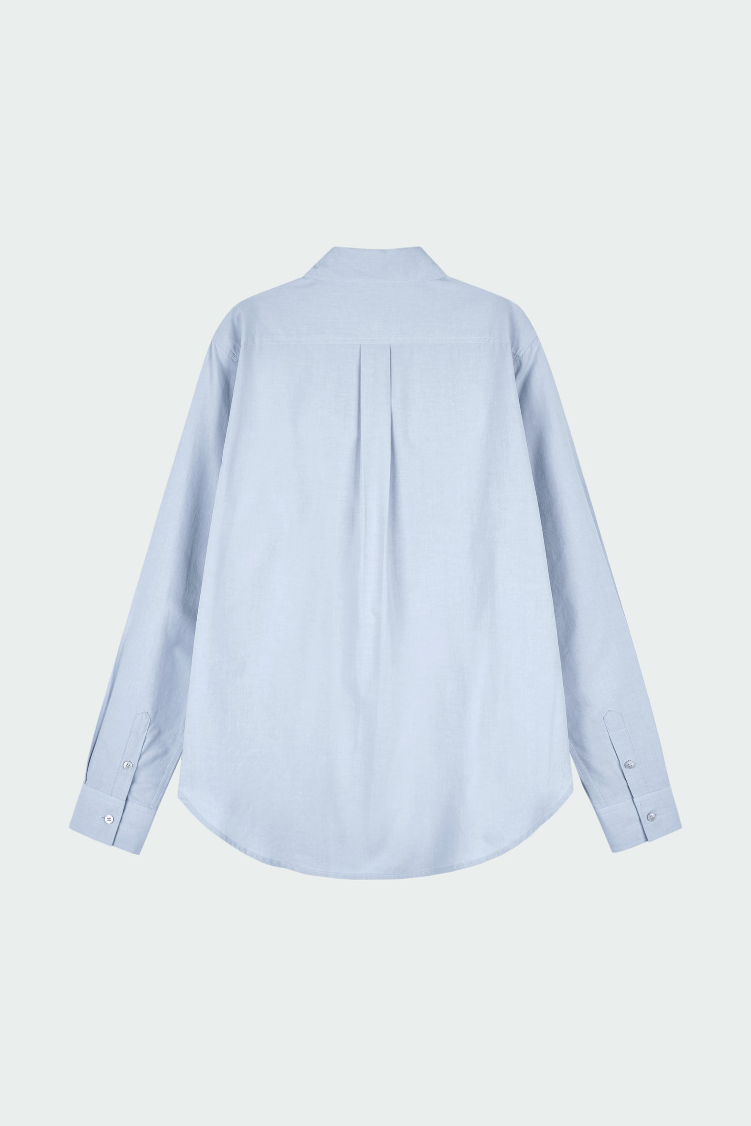 Isabella Shirt in sky, a lightweight cotton-poly blend button-up with chest pocket, back pleat, and buttoned cuffs, designed in a regular fit with a hip-length silhouette