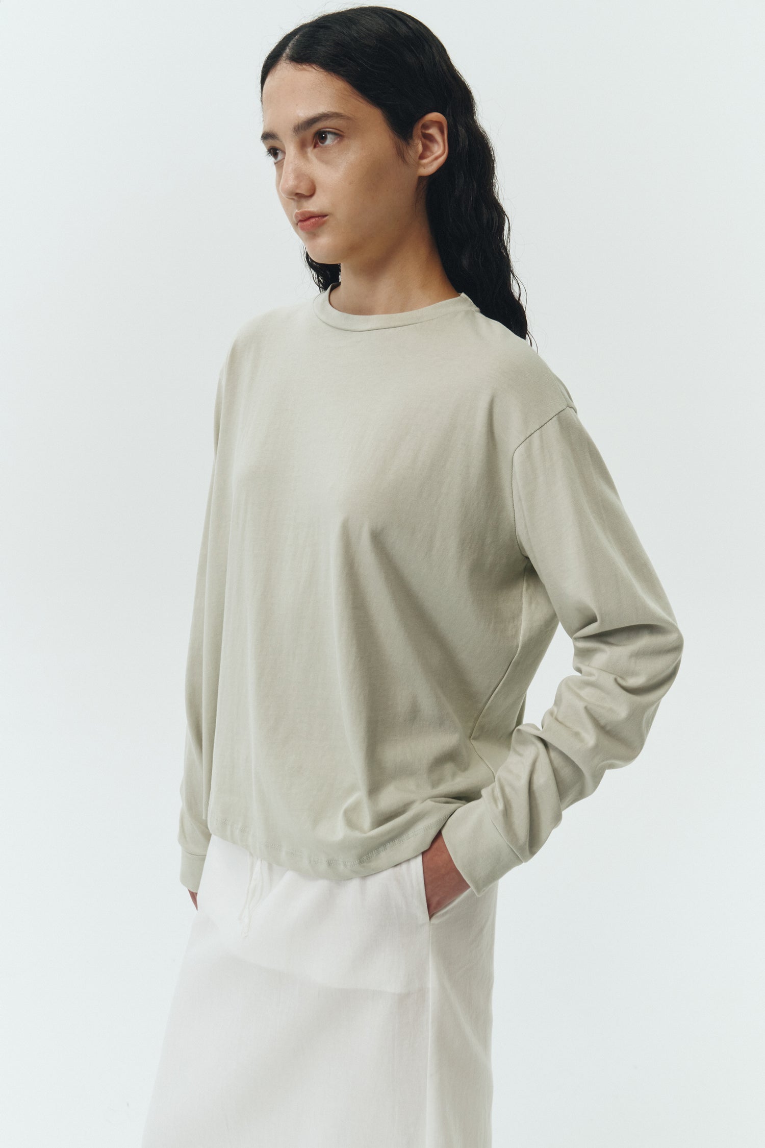 Lara Long-Sleeved T-Shirt in forest, a lightweight cotton crew-neck tee with long sleeves and relaxed fit, ideal for everyday wear and seasonal layering