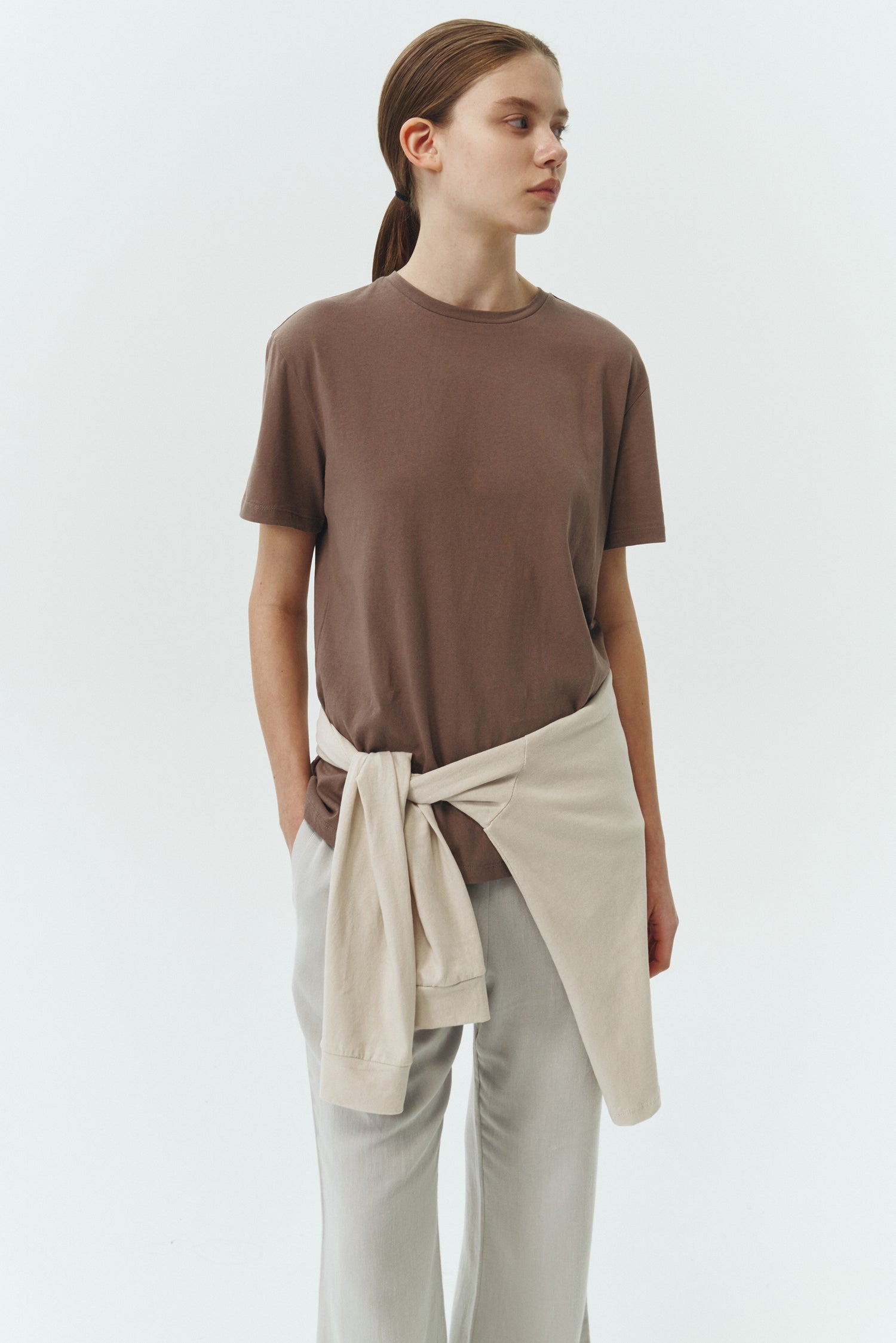 Lara T-shirt in brown, a relaxed-fit lightweight cotton tee with a crew neck and short sleeves for breathable daily wear.