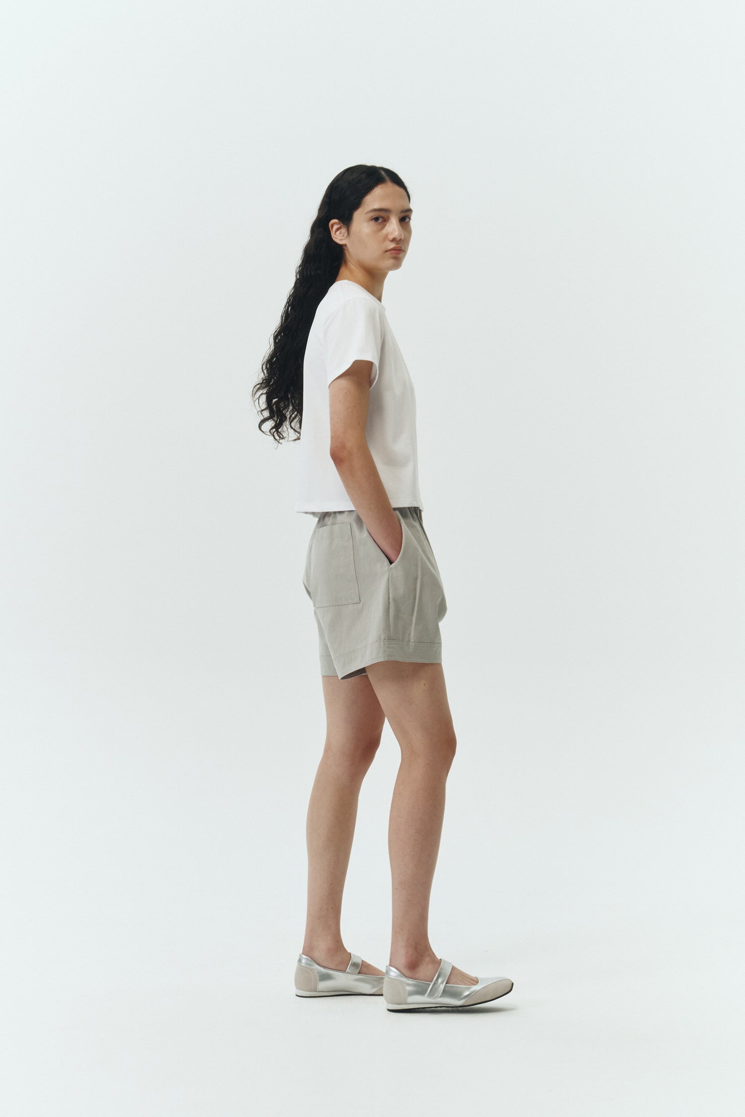 River Shorts in hazy, lightweight cotton pull-on shorts with an elastic waistband, inner drawstring, side and back pockets, regular fit for everyday comfort