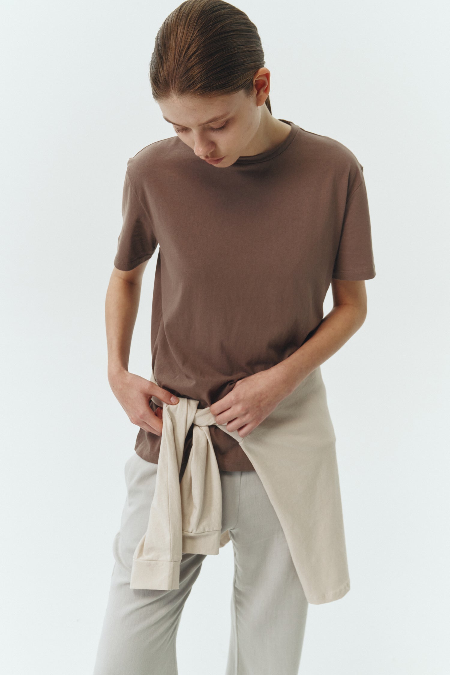 Lara T-shirt in brown, a relaxed-fit lightweight cotton tee with a crew neck and short sleeves for breathable daily wear.