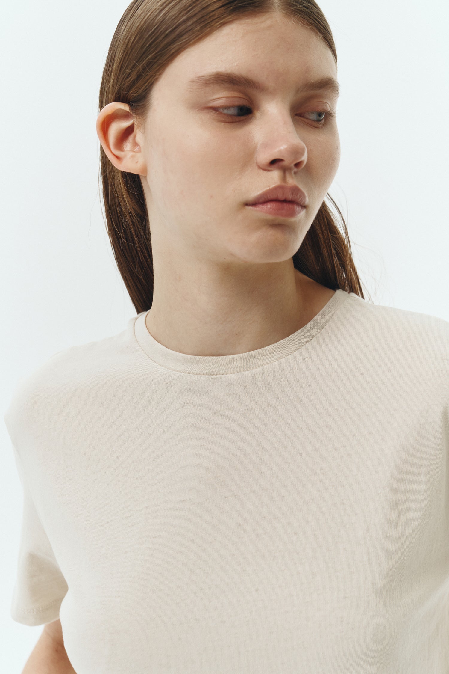 Lara T-shirt in natural, a relaxed-fit lightweight cotton tee with a crew neck and short sleeves for breathable daily wear.