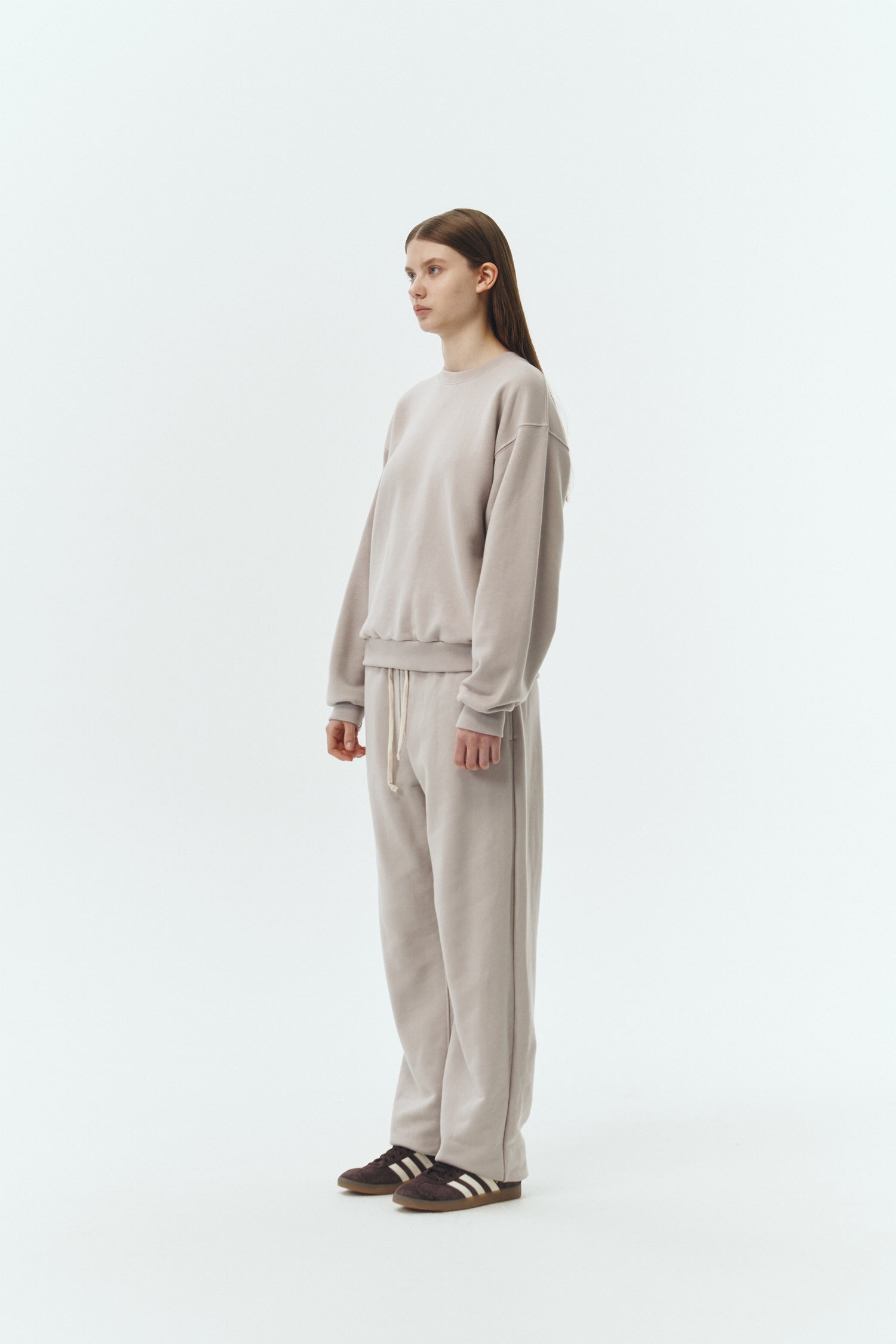 Willow Sweatpants in peace gray, soft French terry cotton with drawstring waistband, side pockets, and elastic cuffs, regular fit, part of a set