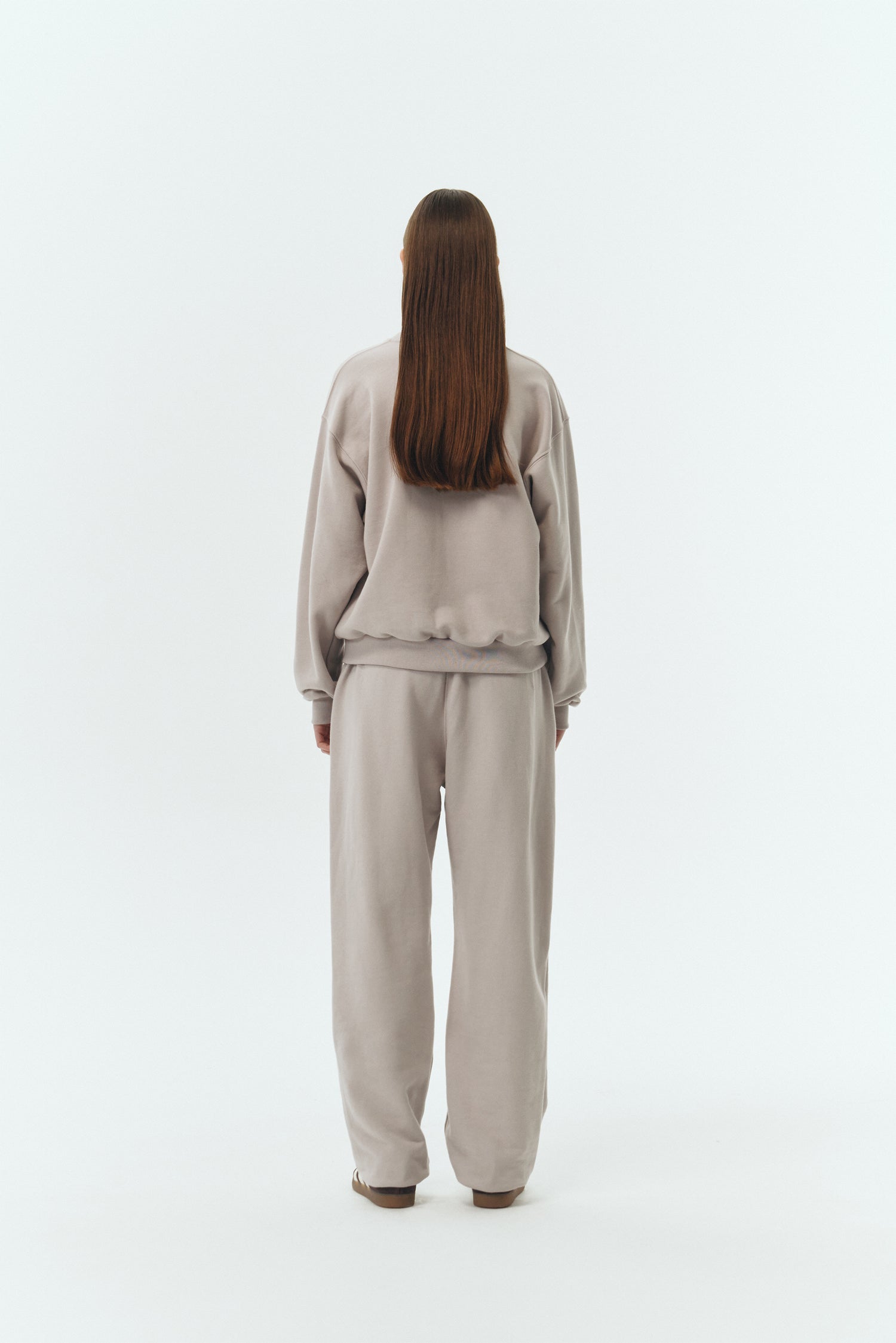 Willow Sweatpants in peace gray, soft French terry cotton with drawstring waistband, side pockets, and elastic cuffs, regular fit, part of a set