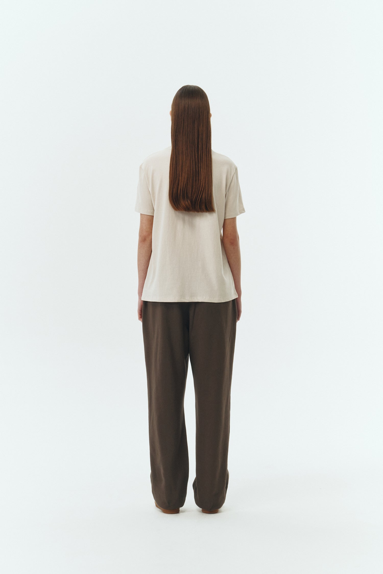 Lara T-shirt in natural, a relaxed-fit lightweight cotton tee with a crew neck and short sleeves for breathable daily wear.