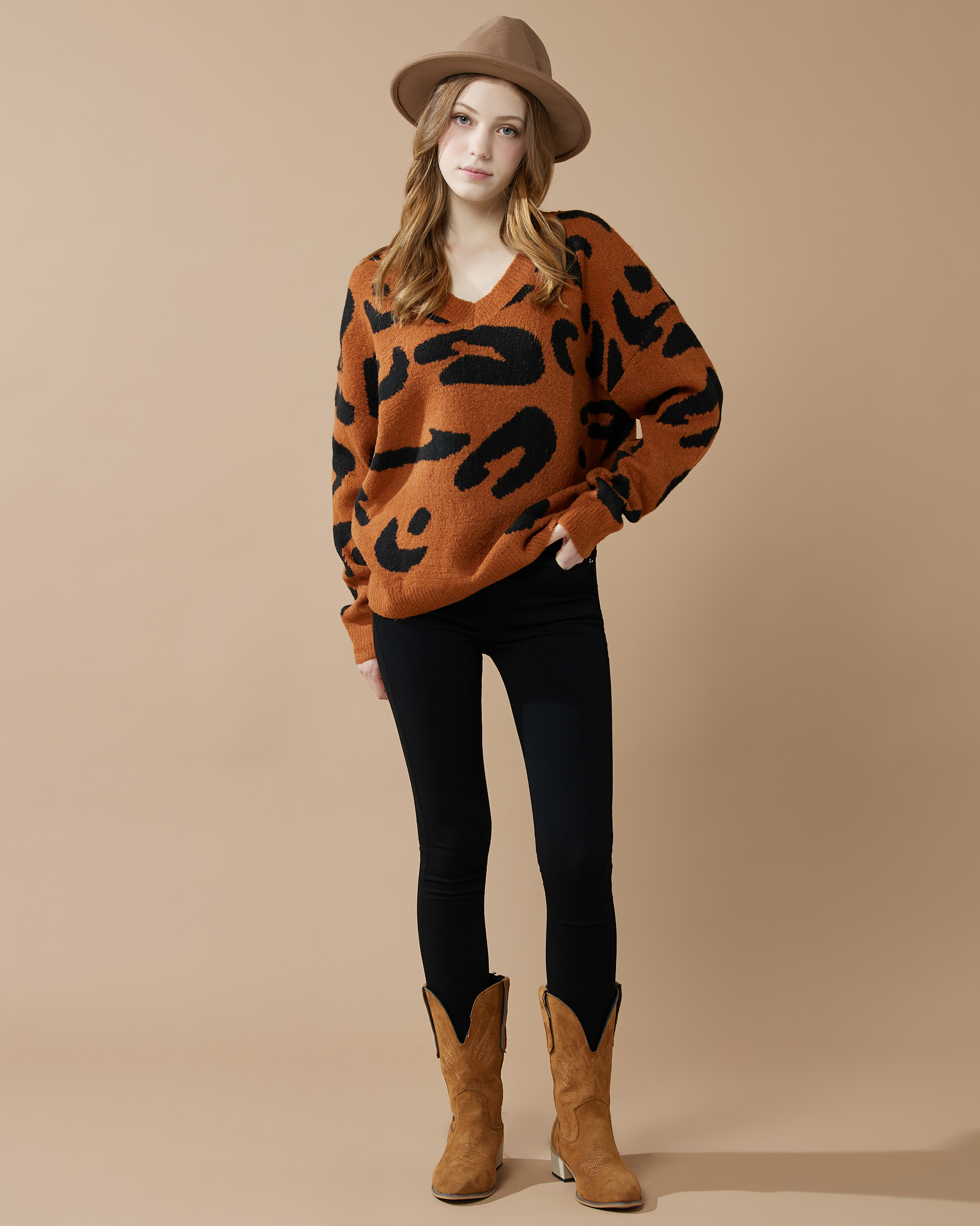 V-Neck Leopard Sweater - Camel/Black