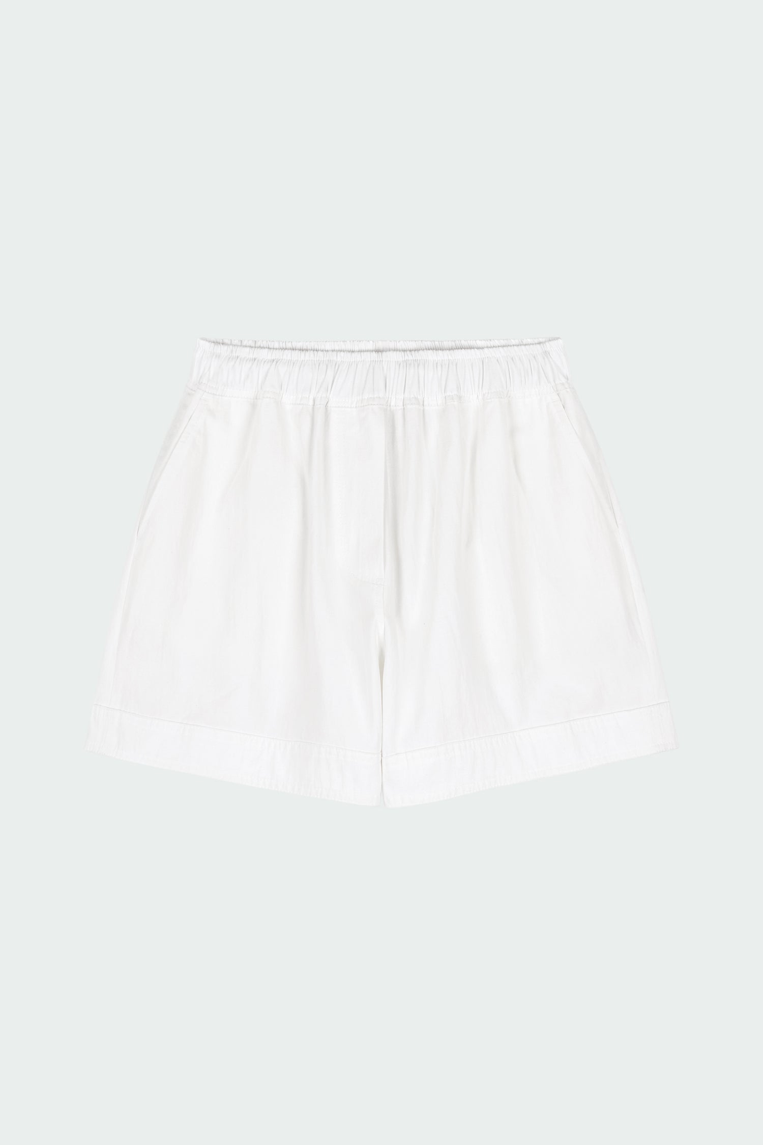 River Shorts in washed white, lightweight cotton pull-on shorts with an elastic waistband, inner drawstring, side and back pockets, regular fit for everyday comfort