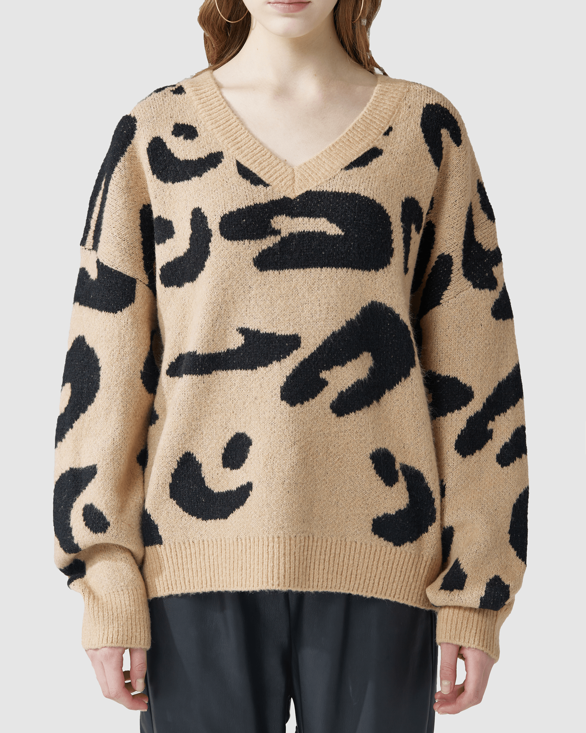 V-Neck Leopard Sweater - Taupe/Black